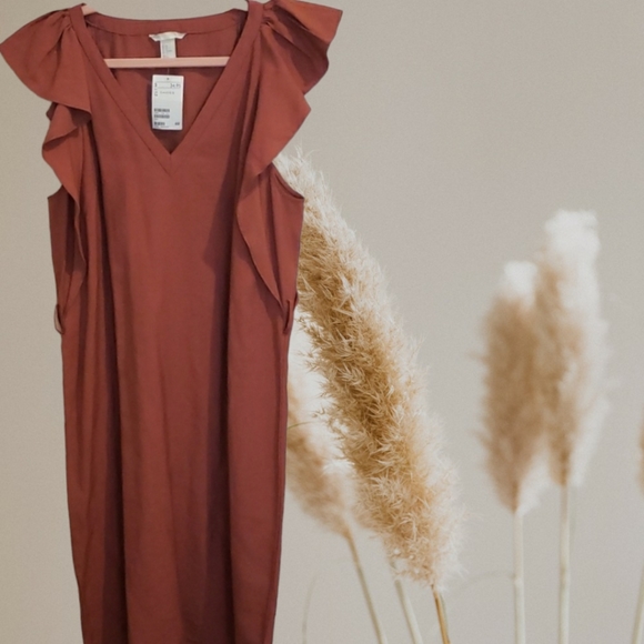 H&M Dresses & Skirts - 🌸H&M Women's Waist Tie Dress Sz 14 V-Neck Pullover Polyester Blend NWT🌸